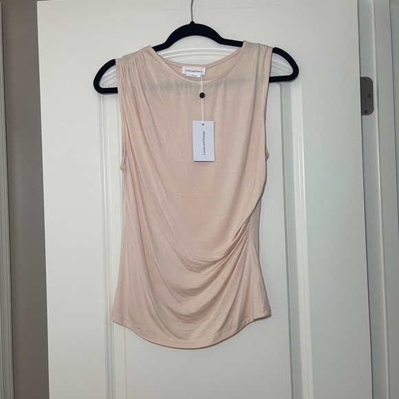Lovers + Friends ruched tee top- size small - Picture 6 of 9